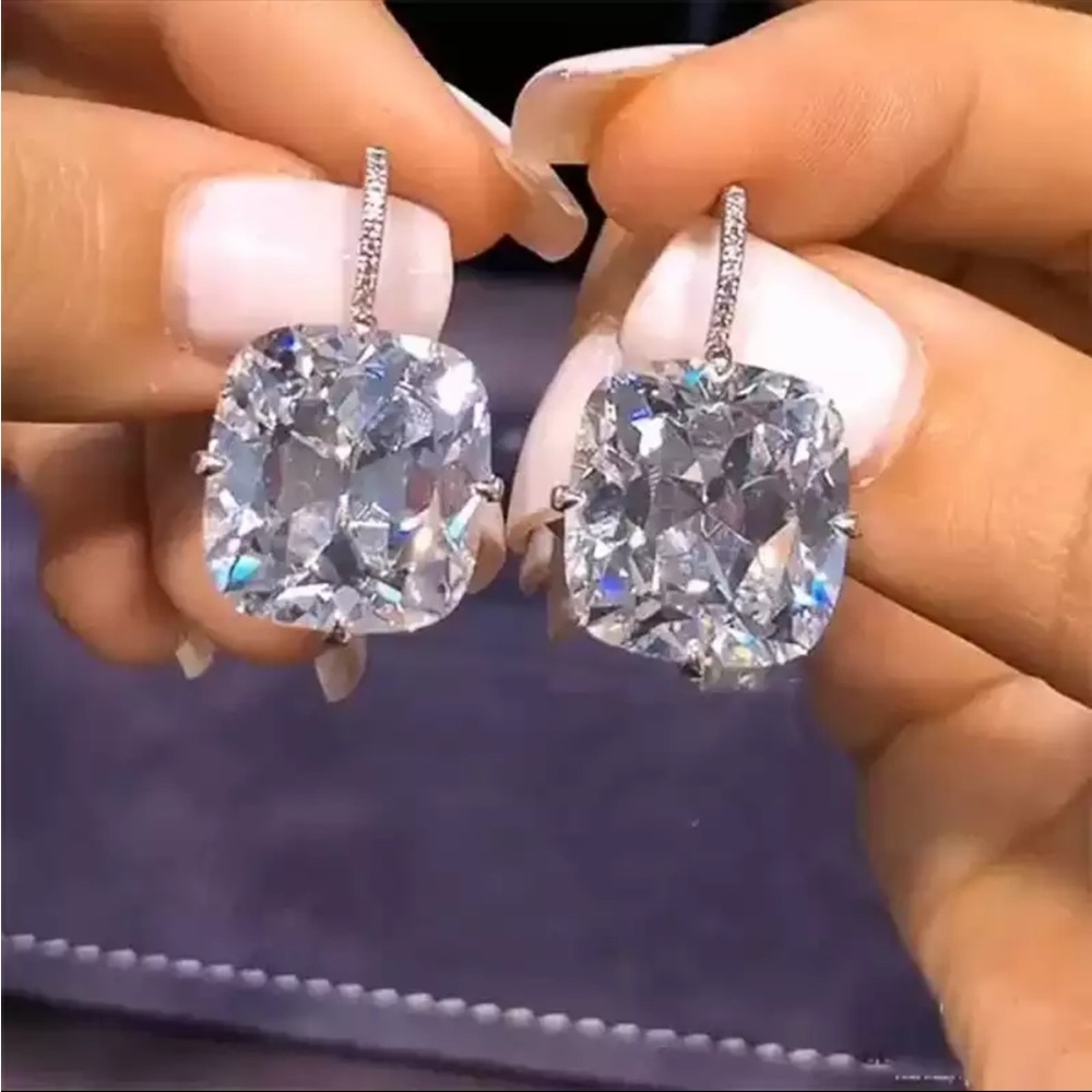 New Women’s 925 Silver Beautiful Diamond Earrings - Picture 1 of 3